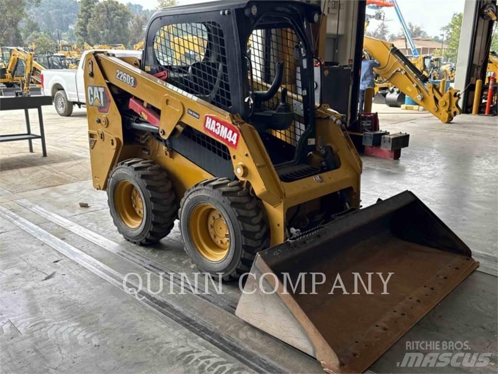 CAT 226D3 Мини товарачи
