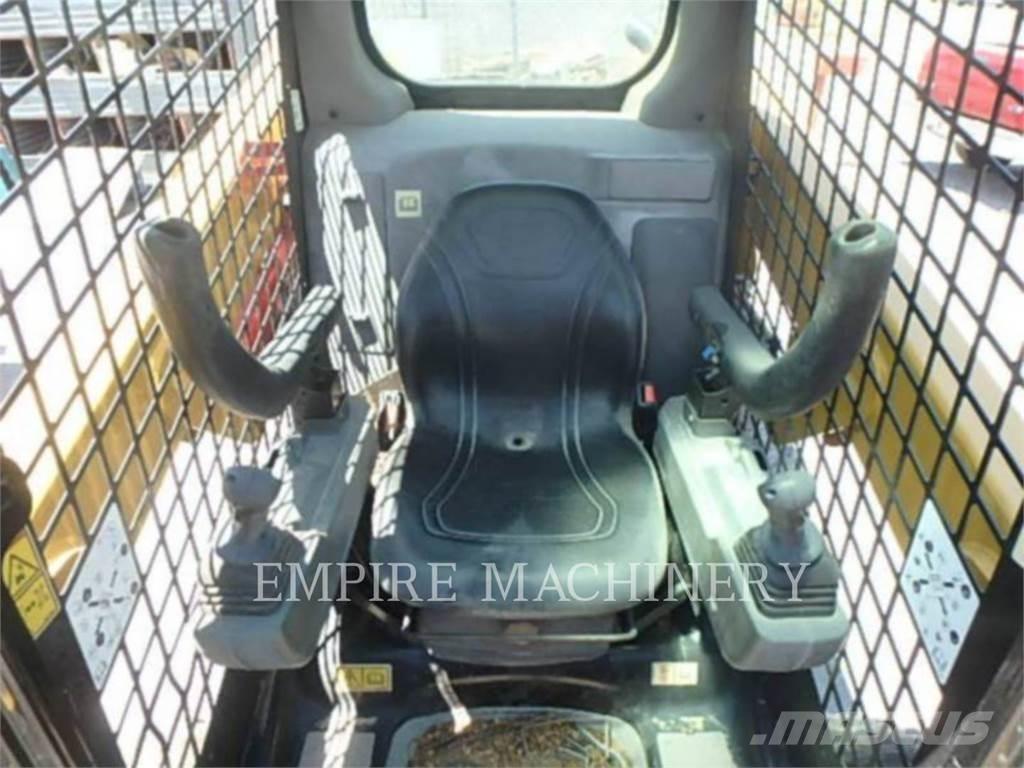 CAT 226D3 Мини товарачи
