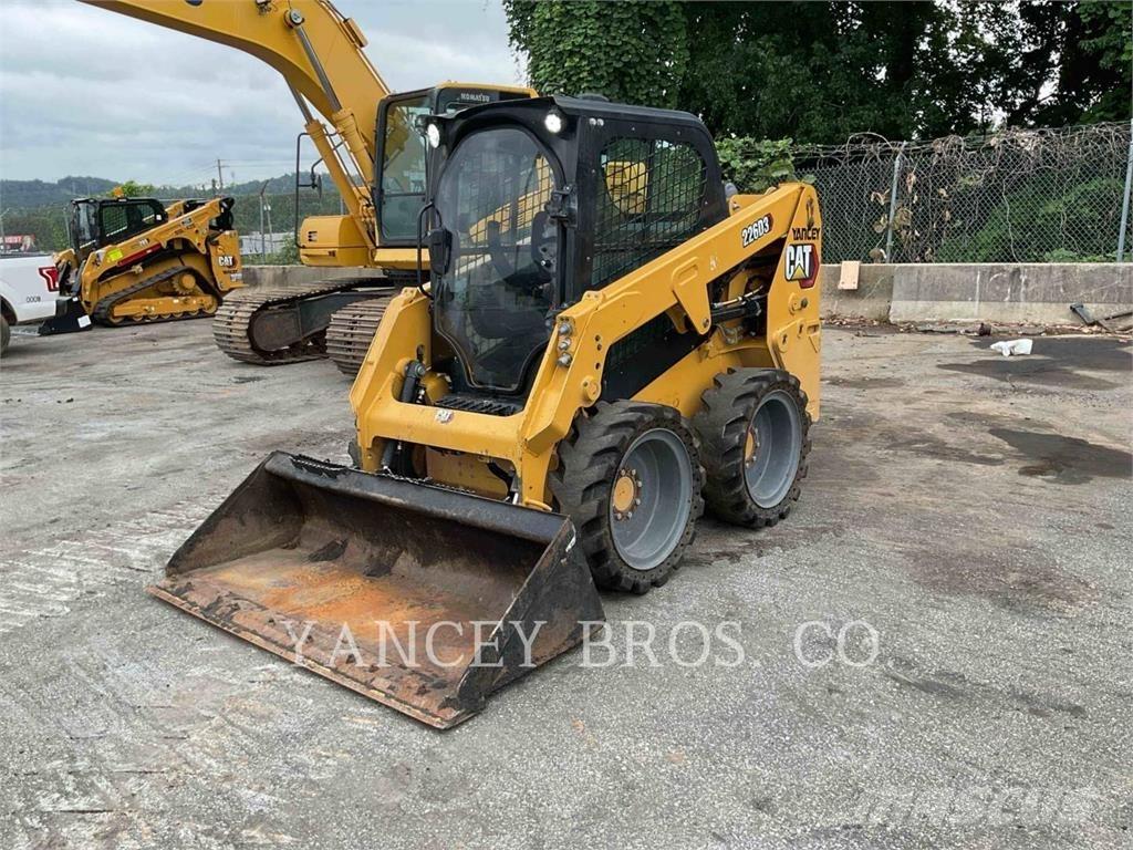 CAT 226D3 Мини товарачи
