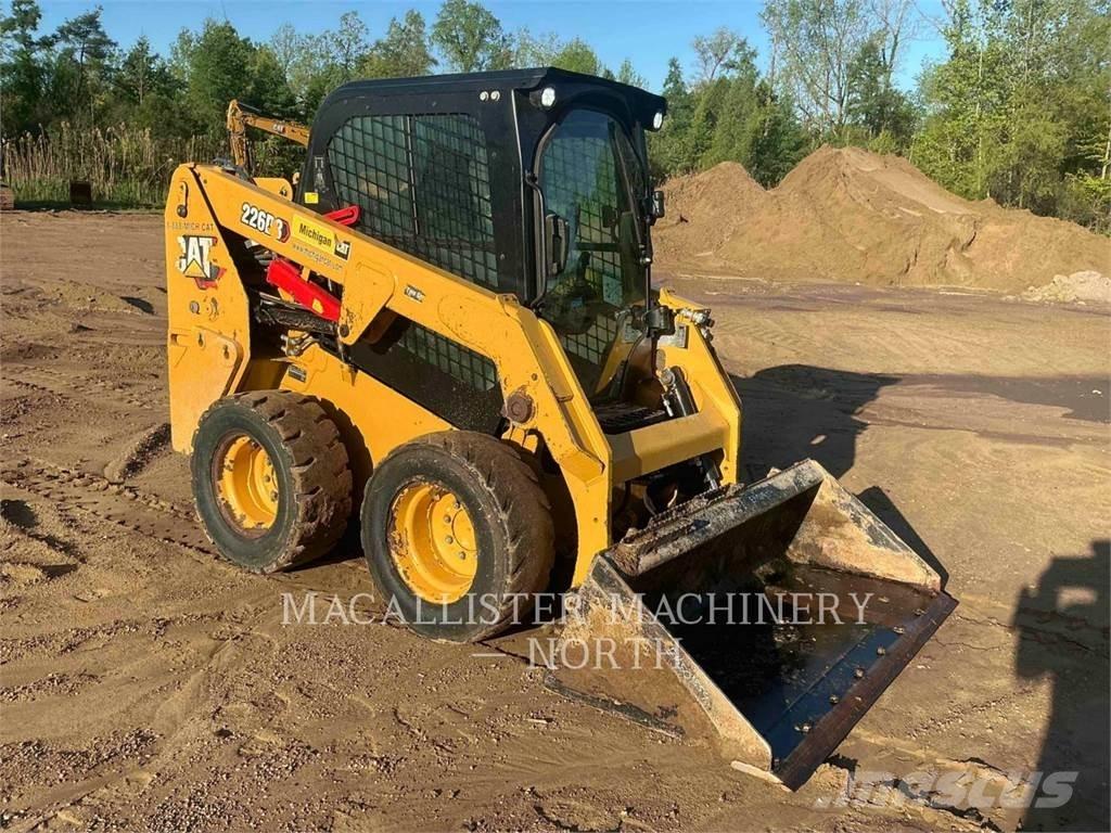 CAT 226D3 AQ Мини товарачи
