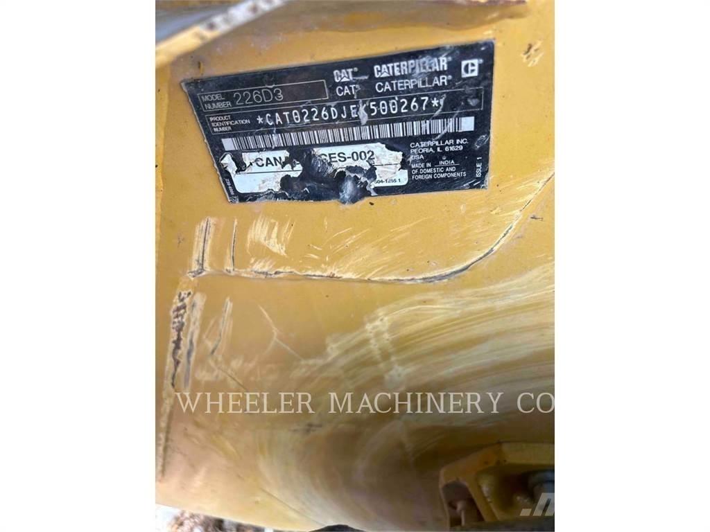 CAT 226D3 C1H2 Мини товарачи
