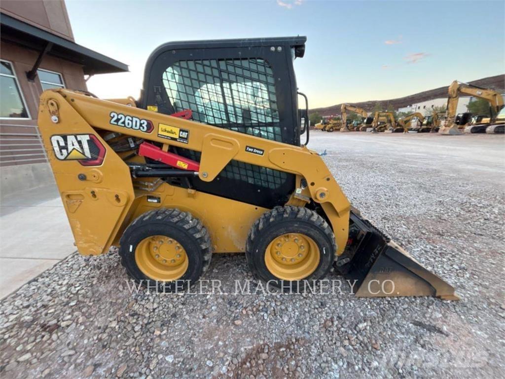 CAT 226D3 C3H2 Мини товарачи
