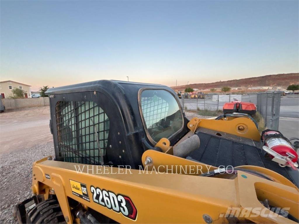 CAT 226D3 C3H2 Мини товарачи
