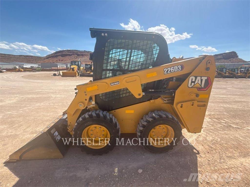 CAT 226D3 C3H2 Мини товарачи
