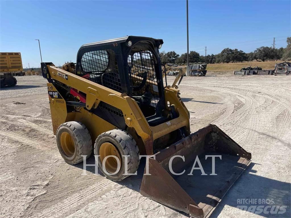 CAT 232D Мини товарачи
