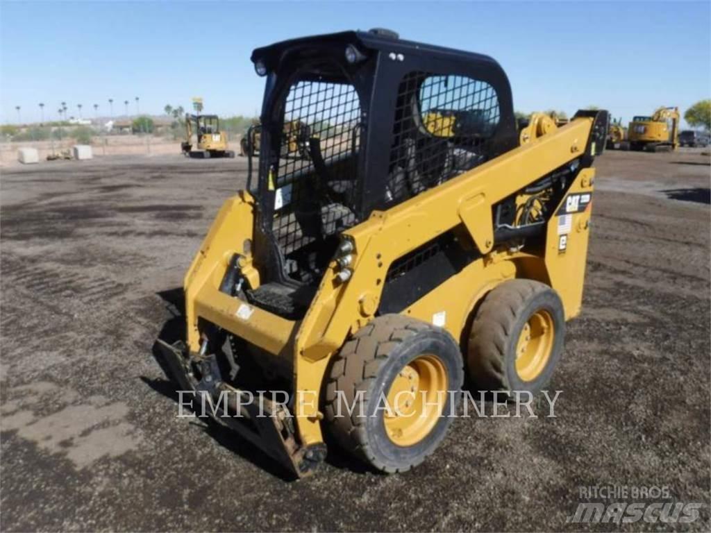 CAT 232D Мини товарачи
