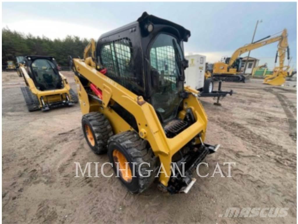 CAT 232D3 AQ Мини товарачи

