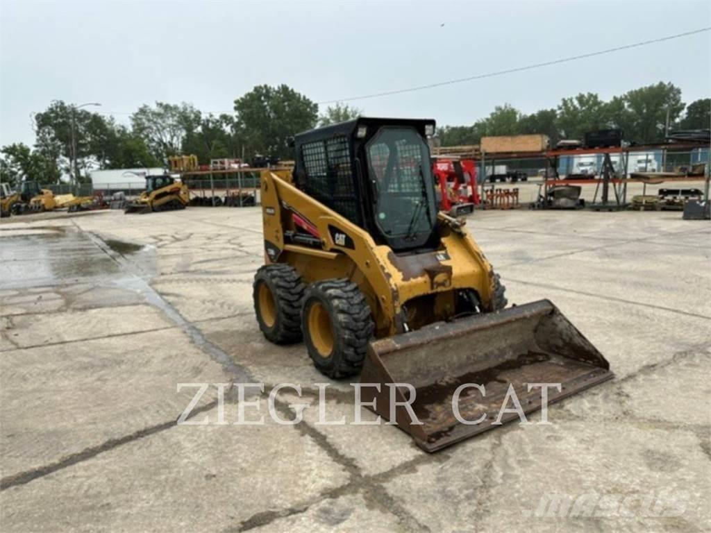 CAT 236B3 Мини товарачи
