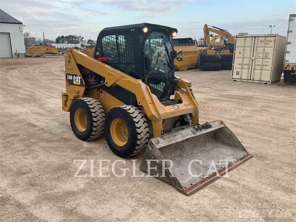 CAT 236D Мини товарачи
