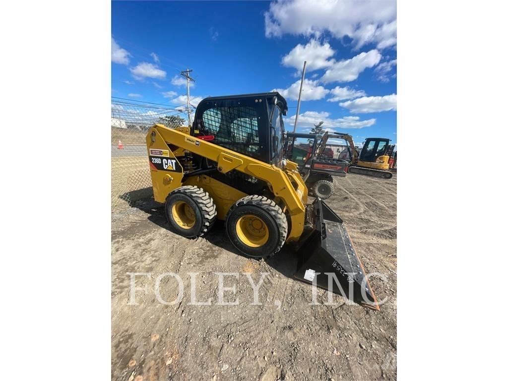 CAT 236D Мини товарачи
