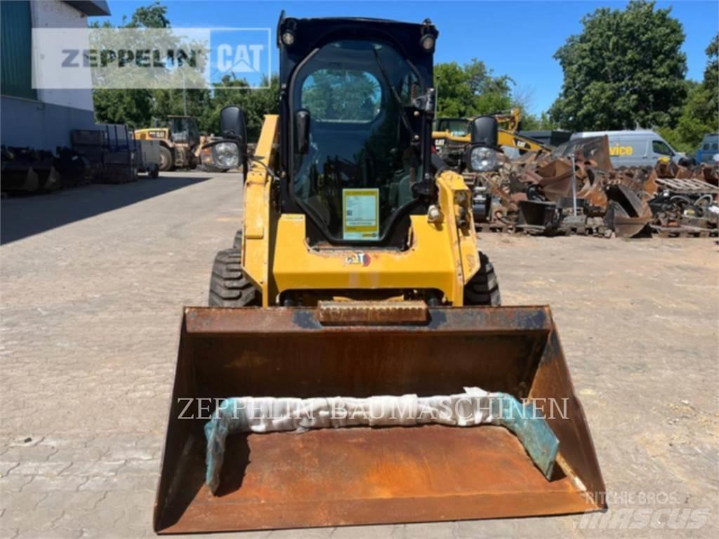 CAT 236D Мини товарачи
