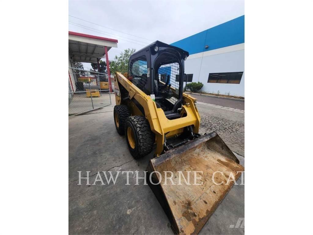 CAT 236D Мини товарачи
