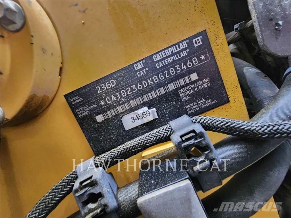 CAT 236D Мини товарачи
