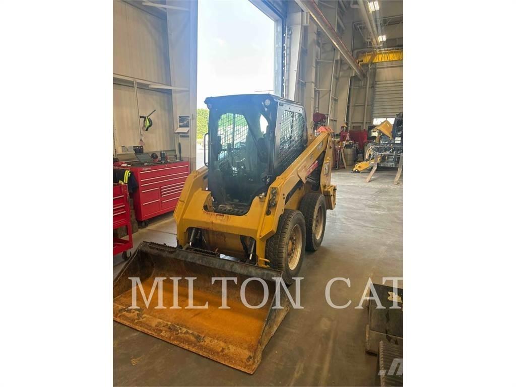 CAT 236D 3 Мини товарачи
