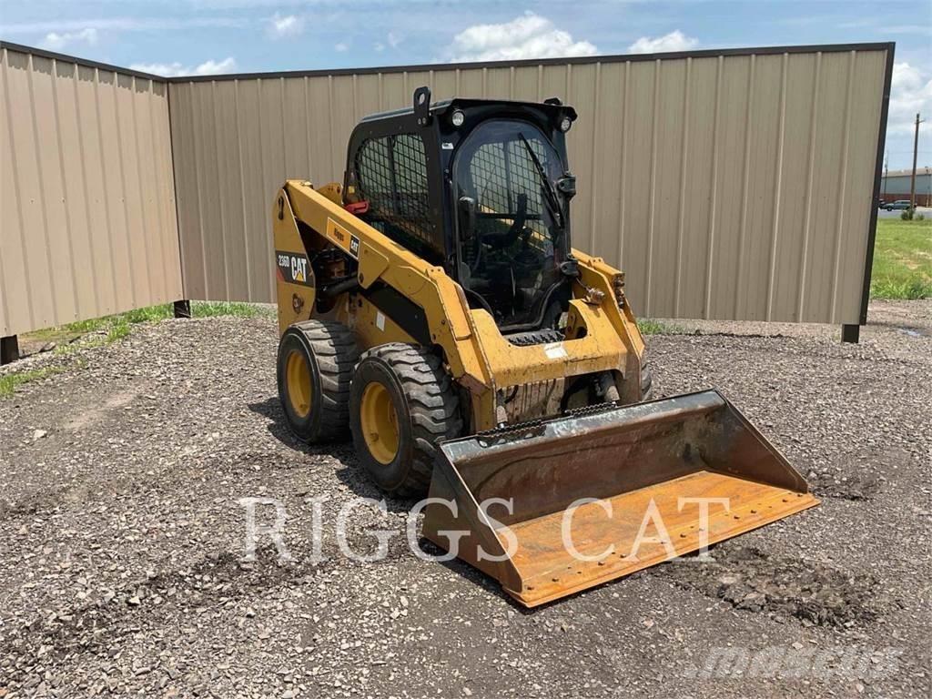 CAT 236D A Мини товарачи
