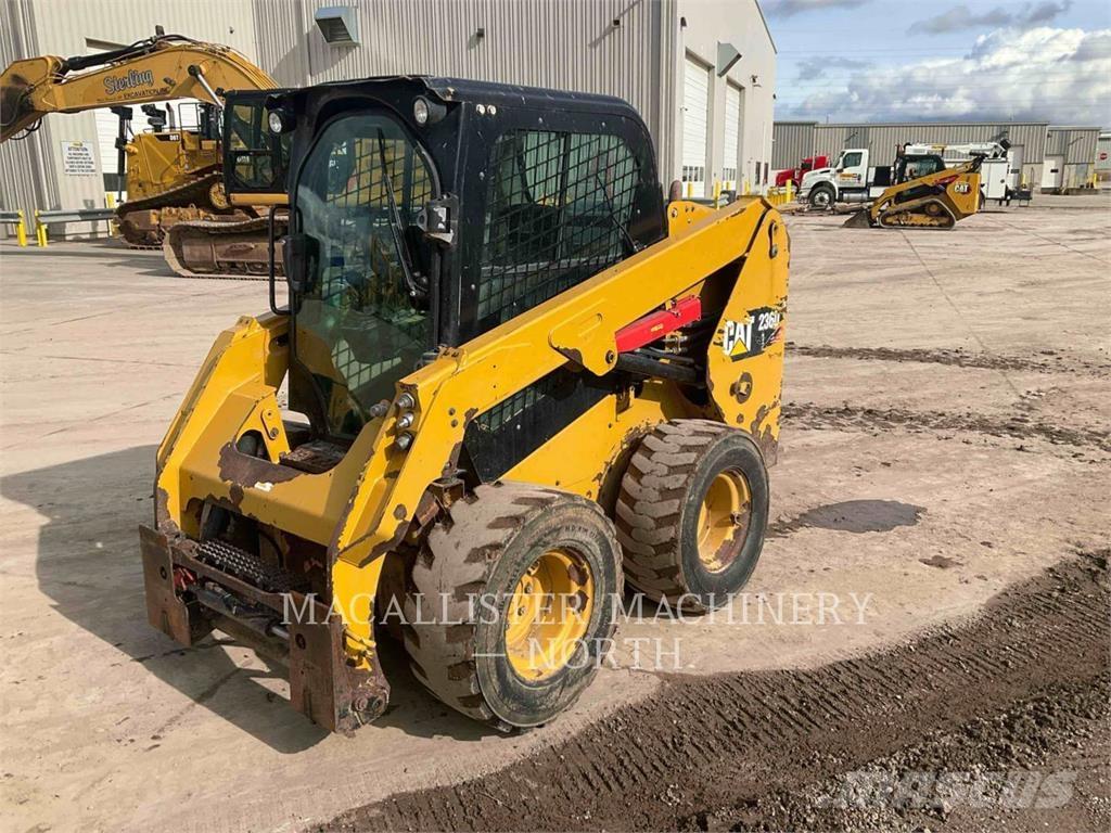 CAT 236D A2Q Мини товарачи
