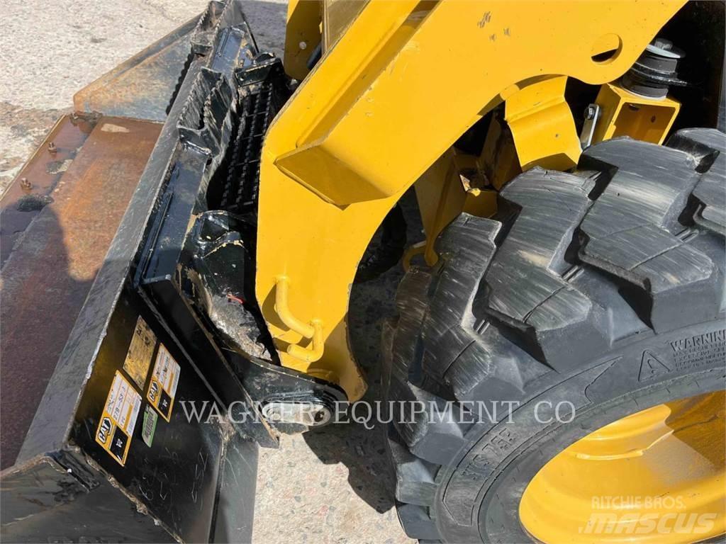 CAT 236D3 Мини товарачи

