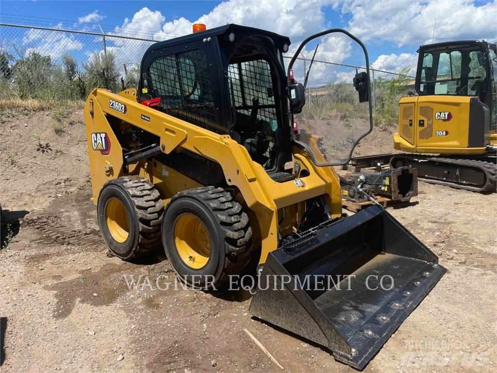 CAT 236D3 Мини товарачи
