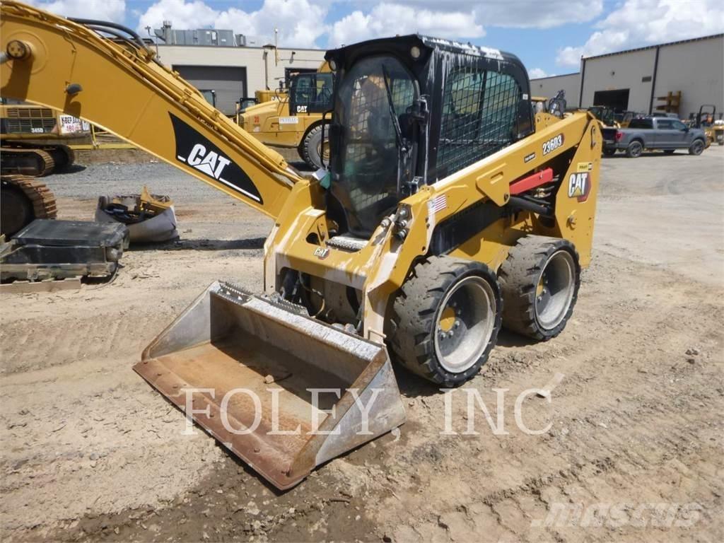 CAT 236D3 Мини товарачи
