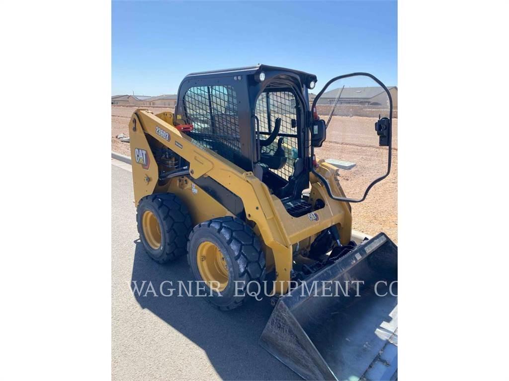 CAT 236D3 Мини товарачи
