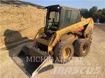 CAT 236D3 Мини товарачи
