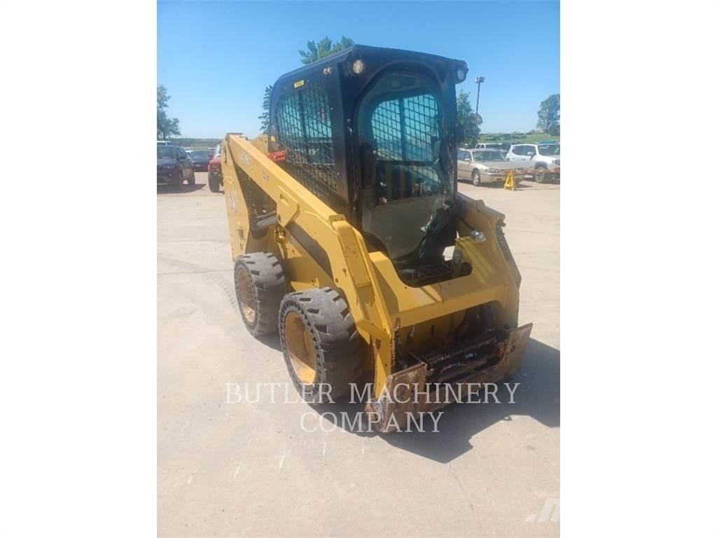 CAT 236D3 Мини товарачи
