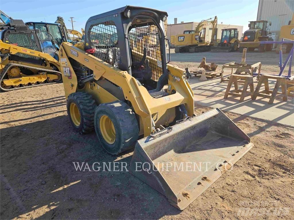 CAT 236D3 Мини товарачи
