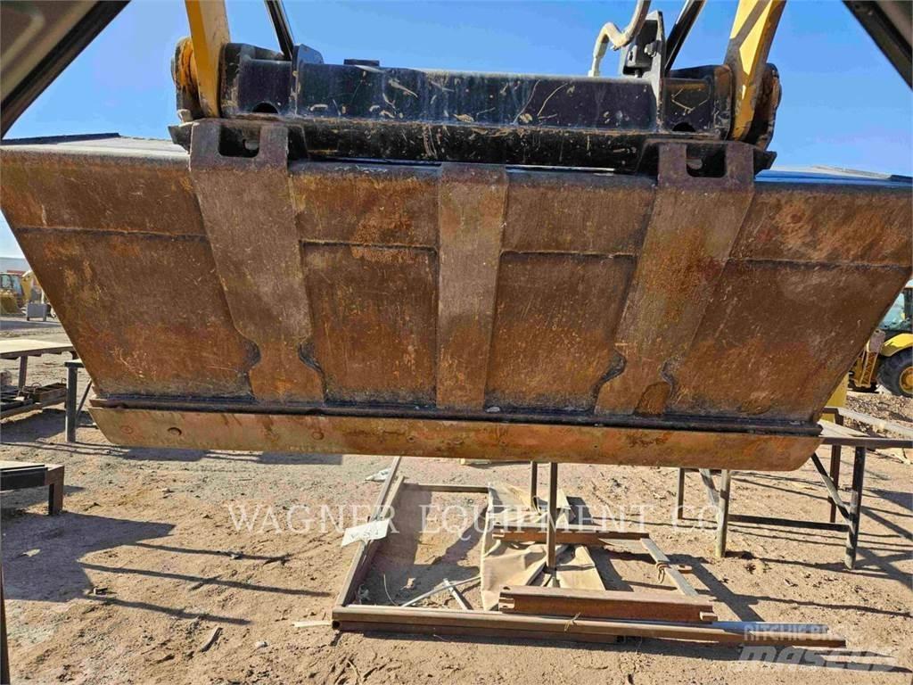 CAT 236D3 Мини товарачи
