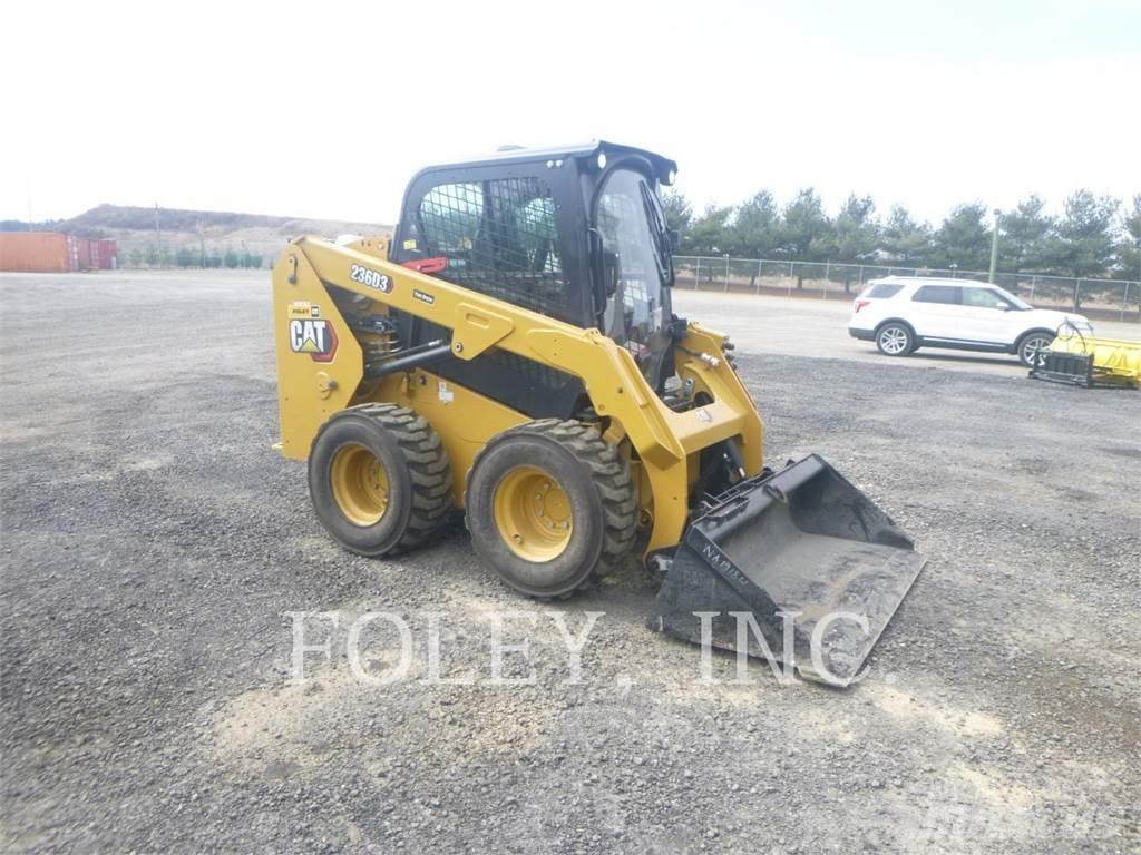 CAT 236D3 Мини товарачи
