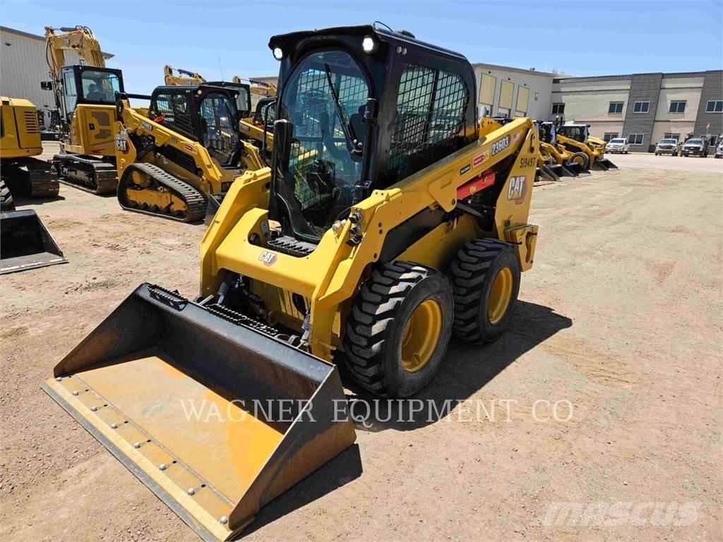 CAT 236D3 Мини товарачи
