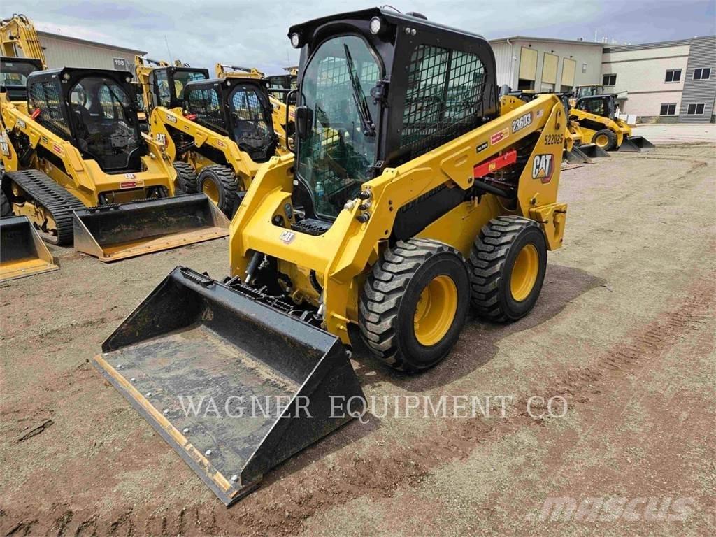 CAT 236D3 Мини товарачи
