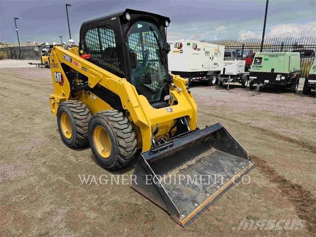 CAT 236D3 Мини товарачи
