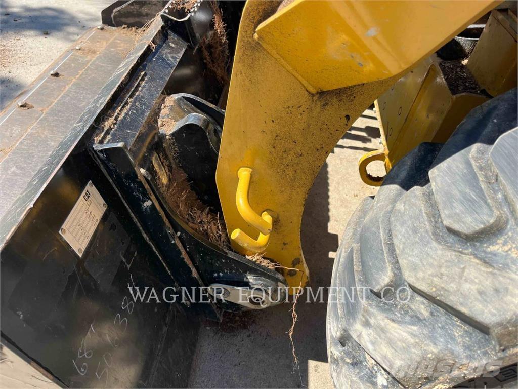 CAT 236D3 Мини товарачи
