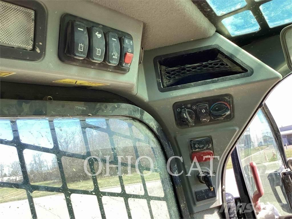 CAT 236D3 C3H2 Мини товарачи
