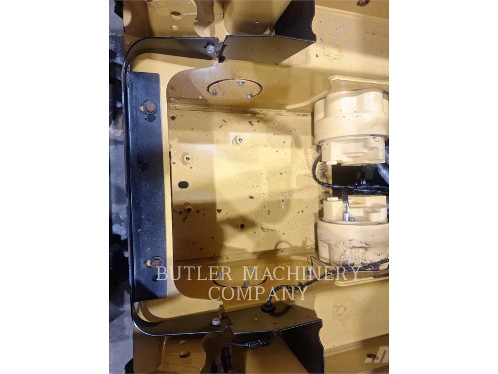 CAT 236D3 C3H2 Мини товарачи
