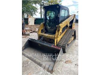 CAT 239D Верижен товарач