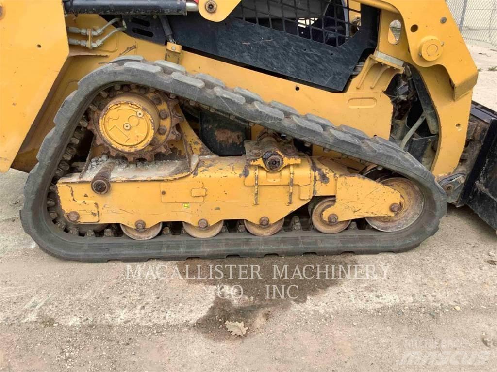 CAT 239D Верижен товарач