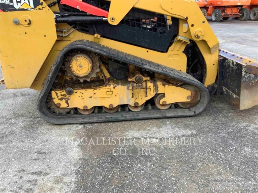 CAT 239D Верижен товарач