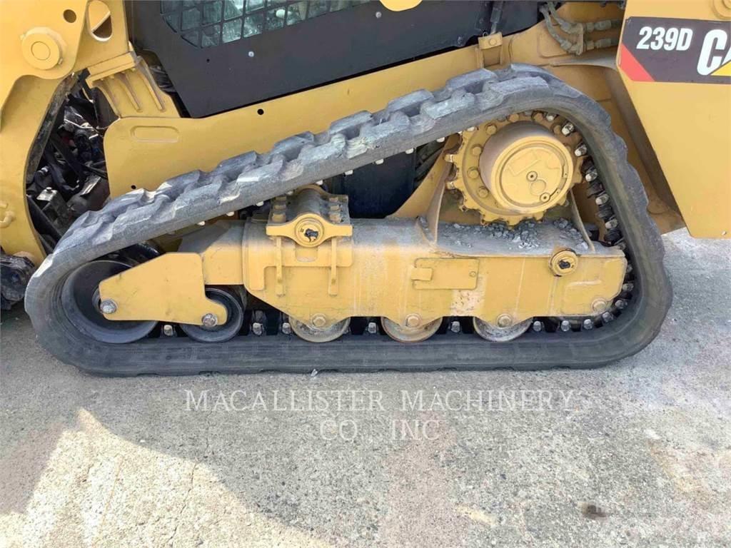 CAT 239D Верижен товарач