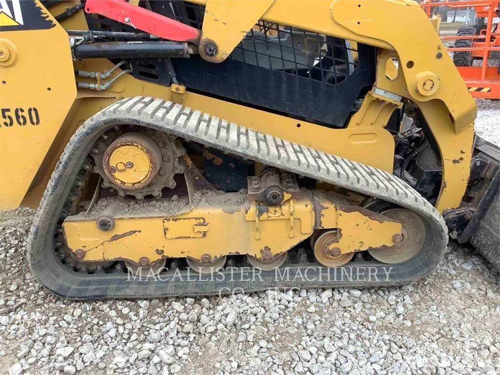 CAT 239D Верижен товарач