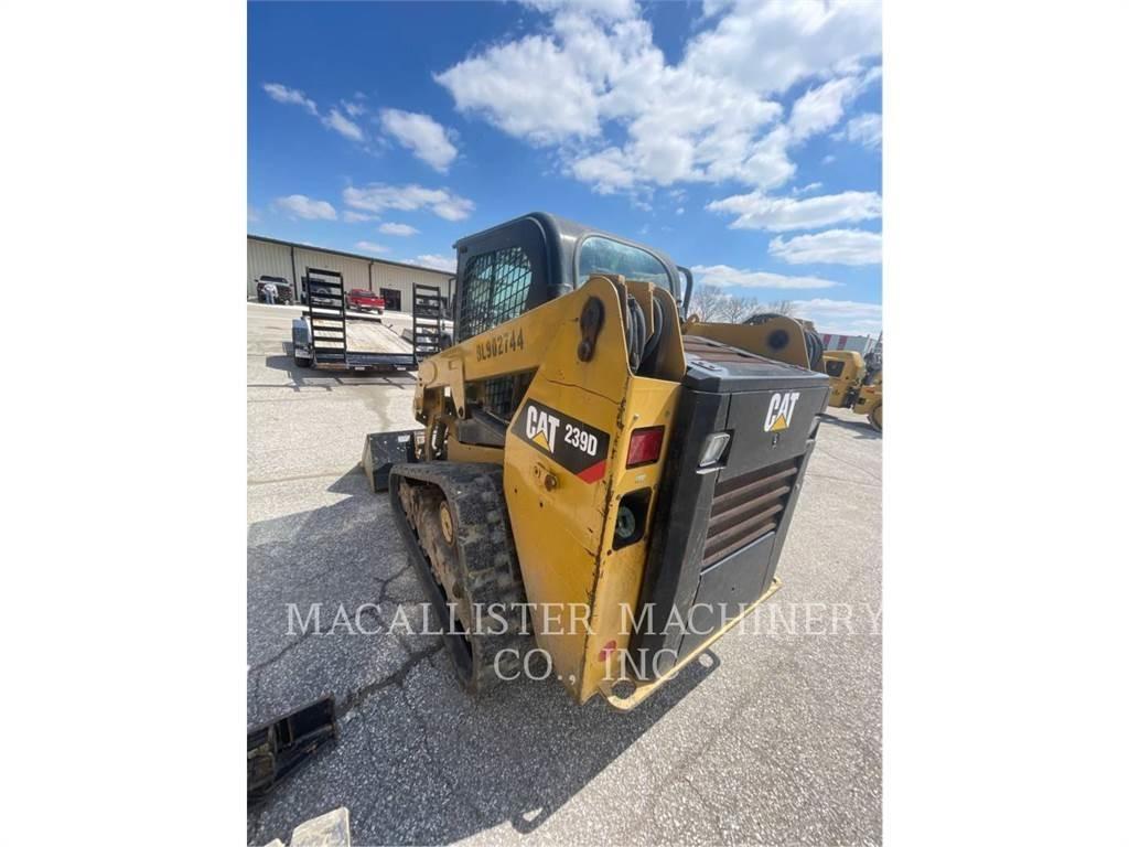 CAT 239D Верижен товарач