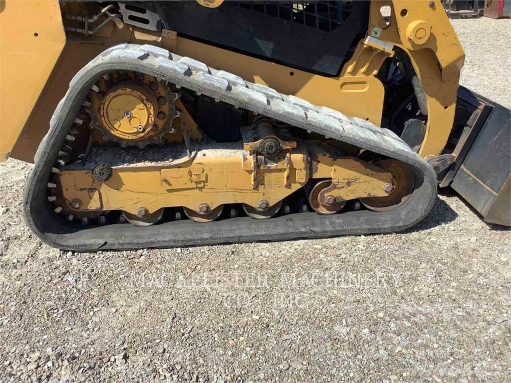 CAT 239D Верижен товарач