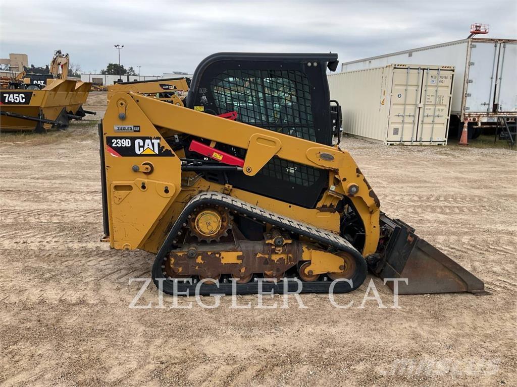 CAT 239D Верижен товарач