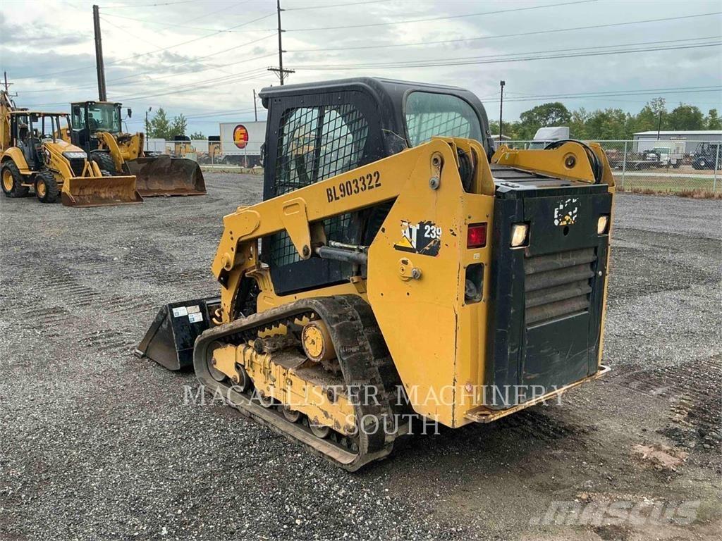 CAT 239D Верижен товарач