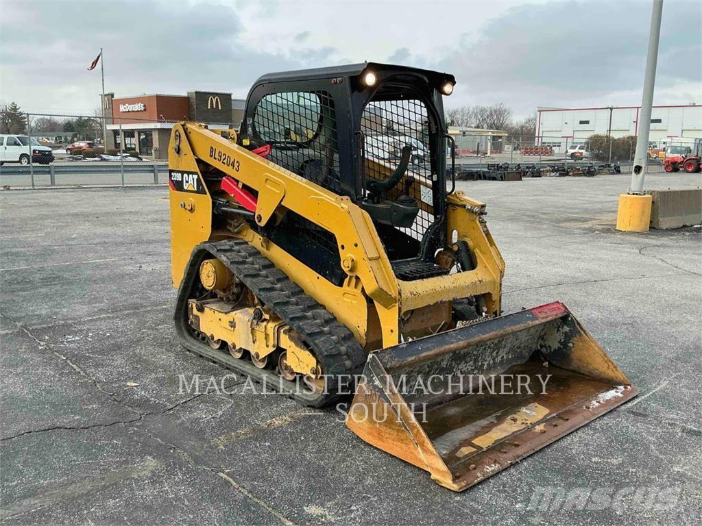 CAT 239D Верижен товарач