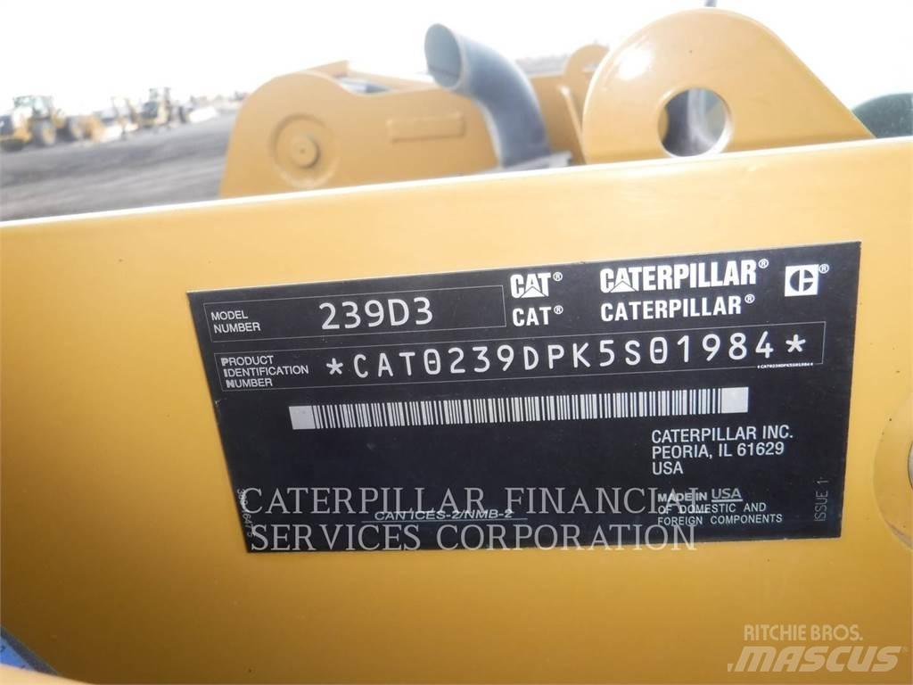 CAT 239D3 Верижен товарач