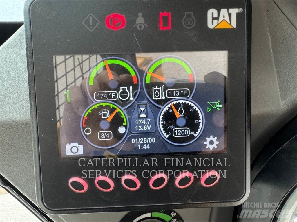 CAT 239D3 Верижен товарач