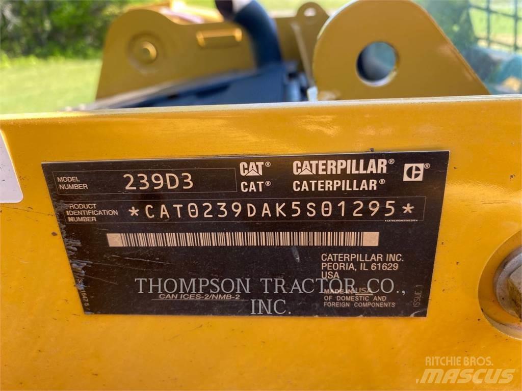 CAT 239D3 Верижен товарач