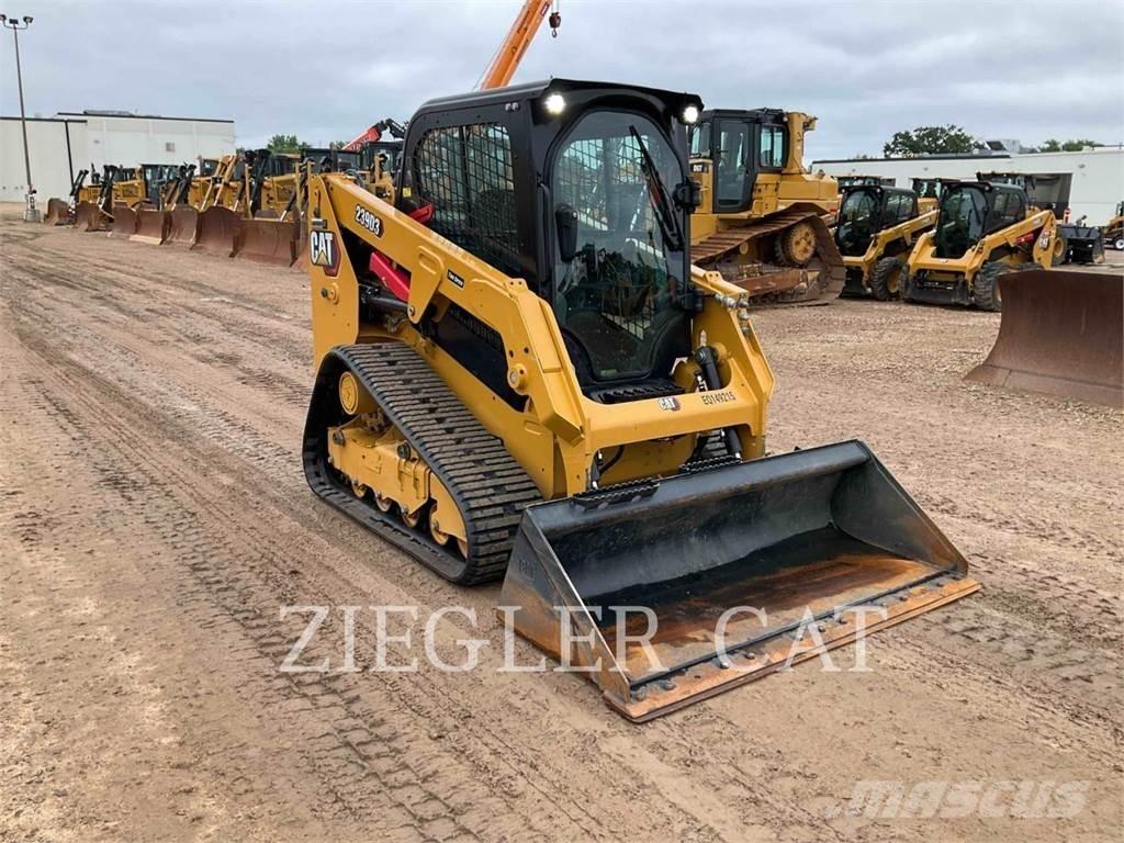 CAT 239D3 Верижен товарач