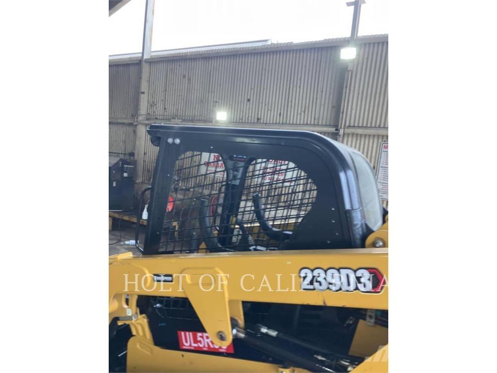 CAT 239D3 Мини товарачи
